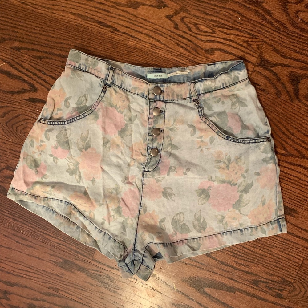 urban outfitters high waisted floral shorts